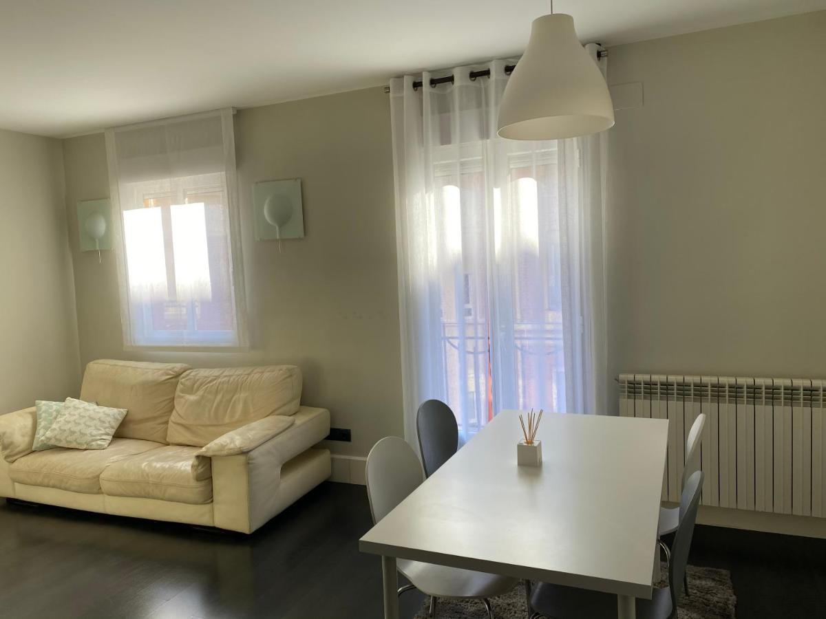 Apartamentos Logrono Centro, Tic Tac, Wifi Luaran gambar